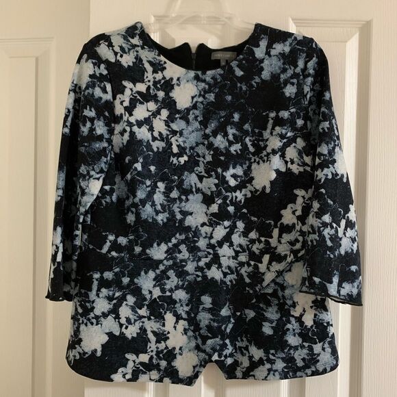 Vince Camuto Tops - Vince Camuto top 
